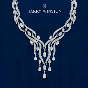 Ювелирный бренд Harry Winston.